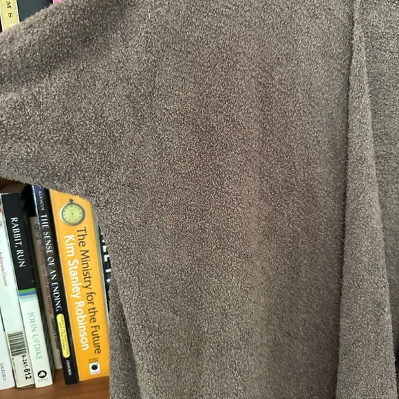 Barefoot Dreams Island Wrap - Picture 9 of 9